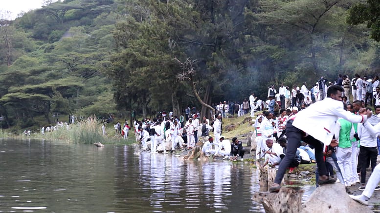 Irreecha festival celebrated in Bishoftu - WAAQEFFANNAA